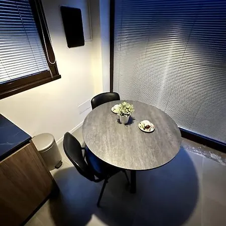 Con Parcheggio Comodo Apartman Bologna
